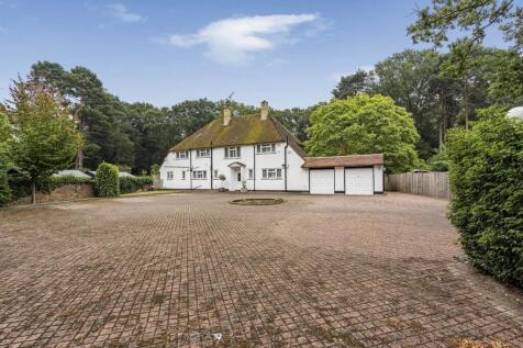 Old Woking Road, Woking, Surrey, GU22 6 bed detached house for sale