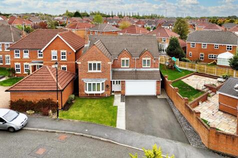 Prestwick Close, Widnes WA8 5 bed detached house for sale