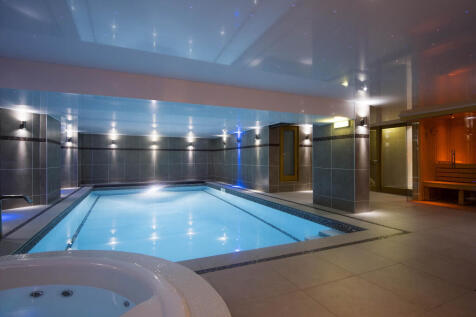 6 bedroom detached house for sale