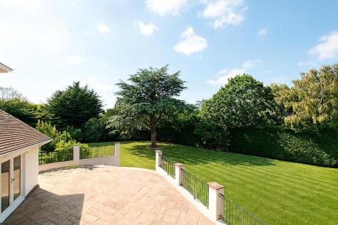 6 bedroom detached house for sale