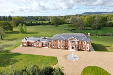 Shamley Green GU5 6 bed detached house for sale