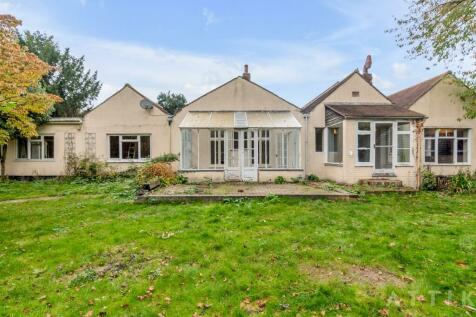 3 bedroom semi-detached bungalow for sale