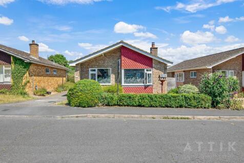 2 bedroom detached bungalow for sale