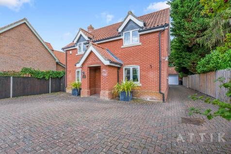 5 bedroom detached house for sale