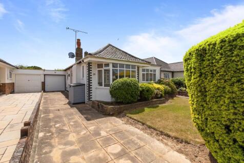 3 bedroom link detached house for sale