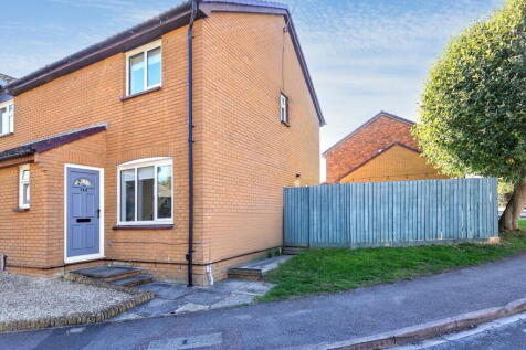 Bracken Close, Carterton OX18 3 bed semi