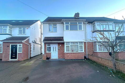 Bomer Close, Sipson, West Drayton... 3 bed semi