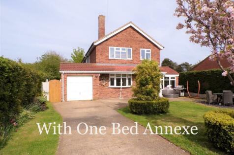 4 bedroom detached house for sale