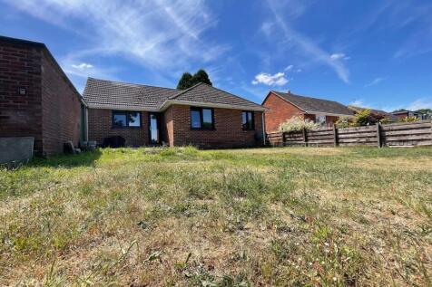 Ford Lane, Ferndown 3 bed detached bungalow for sale