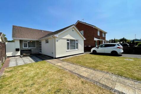Ryan Close, Ferndown 3 bed detached bungalow for sale