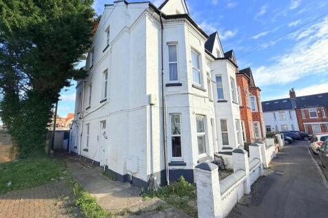 Carnarvon Road, Bournemouth 6 bed detached house for sale