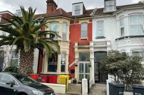 8 bedroom terraced house for sale