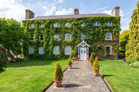 11 bedroom detached house for sale