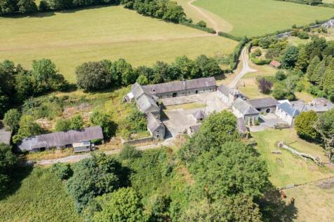 Detached house for sale