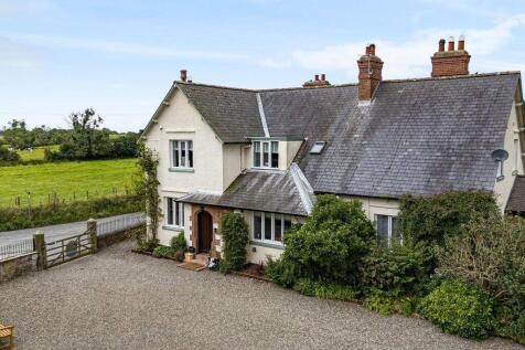 6 bedroom detached house for sale