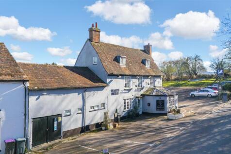 4 bedroom link detached house for sale