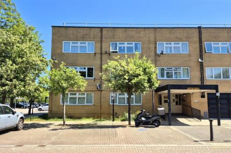 Studio flat for sale