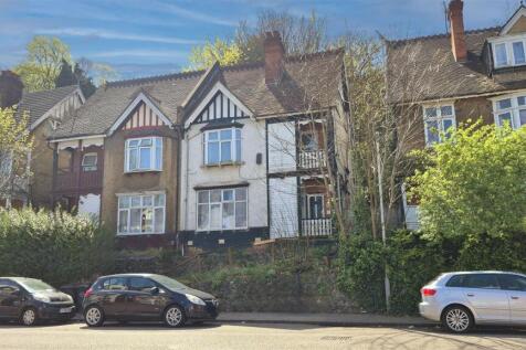 Studio flat for sale