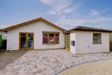4 bedroom detached bungalow for sale