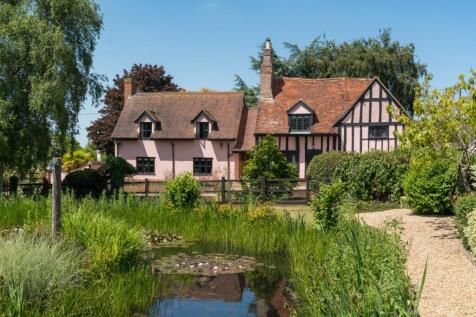 Daisy Green, Essex CO3 5 bed detached house for sale