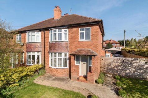 3 bedroom semi-detached house for sale