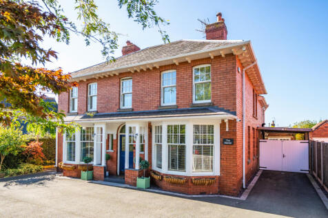 Llanymynech SY22 5 bed detached house for sale
