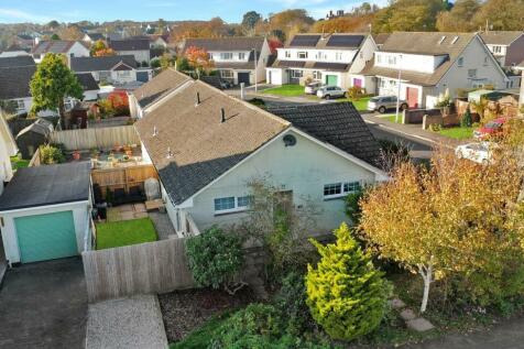 2 bedroom semi-detached bungalow for sale