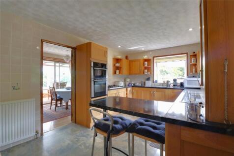 4 bedroom detached bungalow for sale
