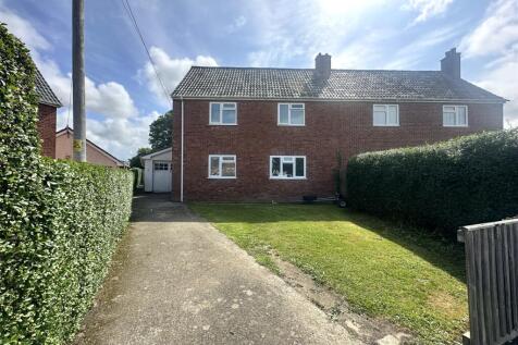 4 bedroom semi-detached house for sale