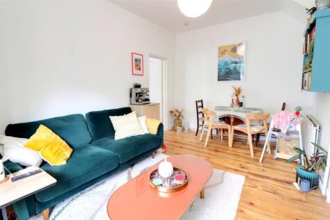 2 bedroom ground floor flat for sale