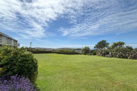 2 bedroom ground floor flat for sale
