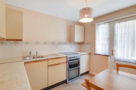 1 bedroom ground floor flat for sale