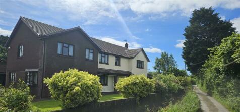 6 bedroom detached house for sale