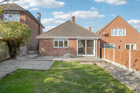 2 bedroom detached bungalow for sale