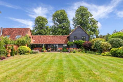 Chesham Road, Ashley Green, Chesham... 5 bed link detached house for sale