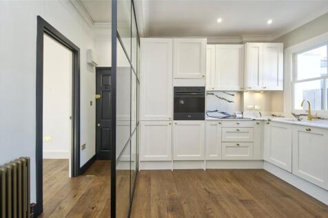 Portobello Road, London W10 2 bed apartment for sale