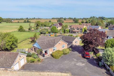 Leigh Road, Trowbridge BA14 5 bed detached house for sale
