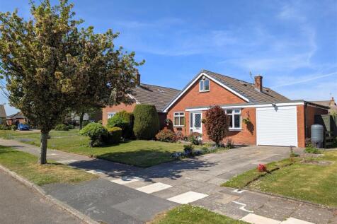 4 bedroom detached bungalow for sale