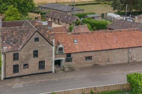 8 bedroom end of terrace house for sale