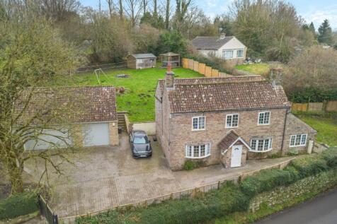 6 bedroom detached house for sale
