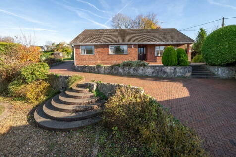 4 bedroom detached bungalow for sale