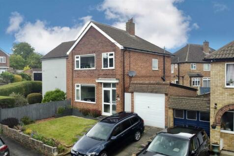 3 bedroom link detached house for sale