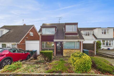 3 bedroom link detached house for sale