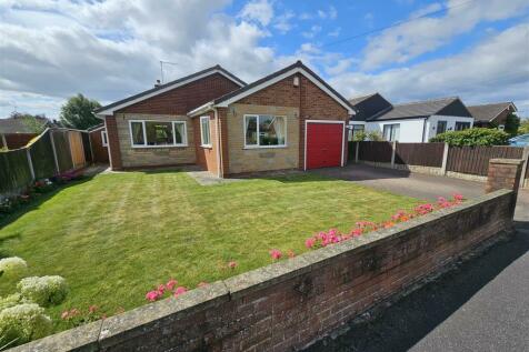 2 bedroom detached bungalow for sale