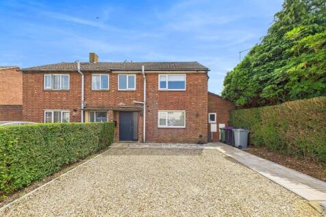 Kesteven Road, Stamford PE9 3 bed semi