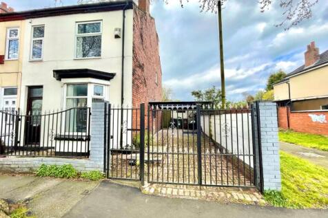 450 Bloxwich Road, Bloxwich, Walsall... 3 bed semi