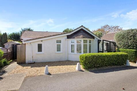 1 bedroom detached bungalow for sale