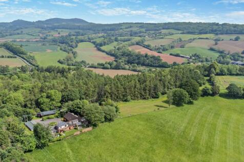 5 bedroom equestrian property for sale