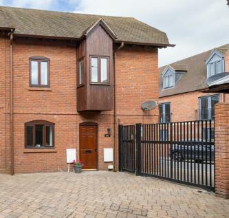 4 bedroom mews property for sale