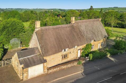 Banbury OX15 5 bed village house for sale